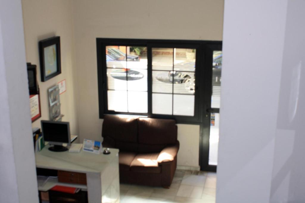 Hostal Carlos I La Línea de la Concepción 외부 사진